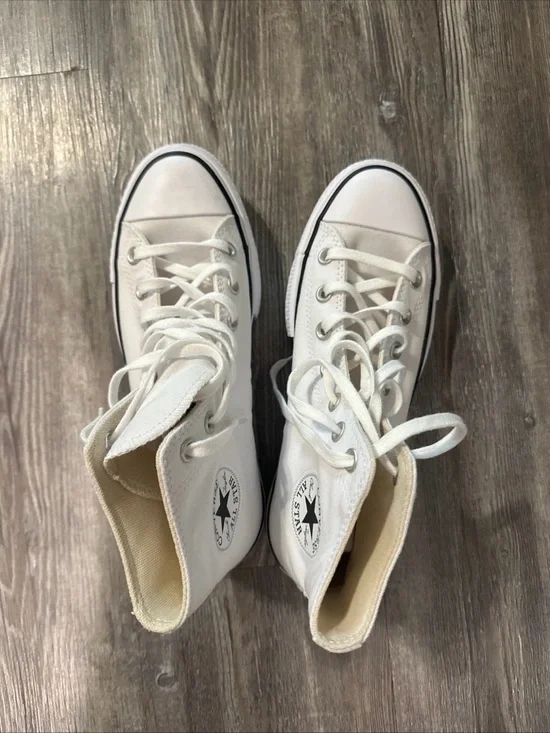 Converse High Top Sneakers - White with Black Trim Women’s, size 8. Brand new - Picture 3 of 4